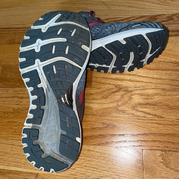 Brooks Women’s, Adrenaline GTS-18 Gray and Pink Running Shoes size 7 wide (D) - Picture 6 of 9